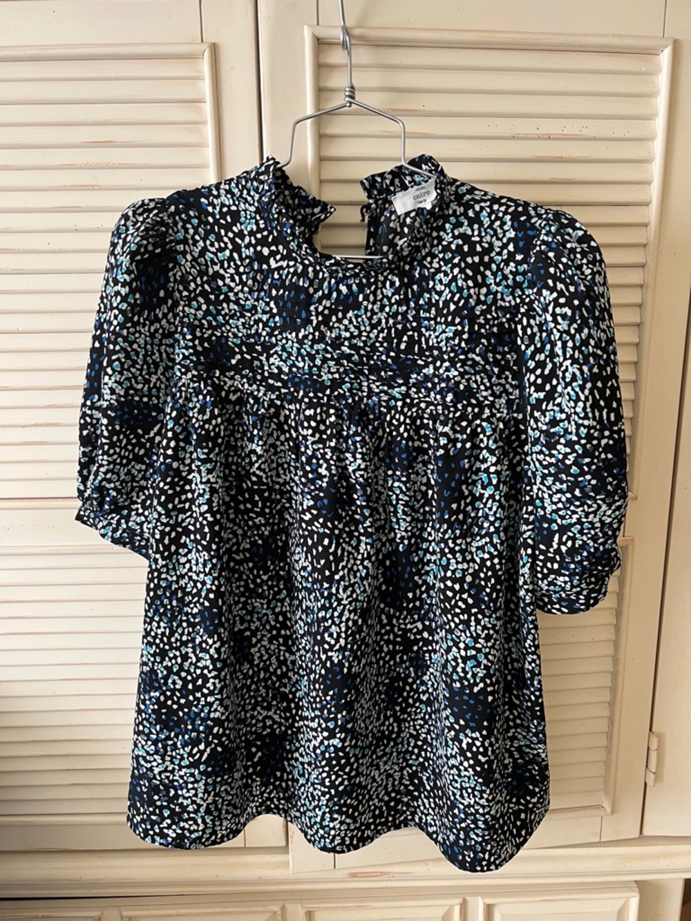 entro Black Smocked Yoke Puff Sleeve Blouse with Blue & White Speckle Print
